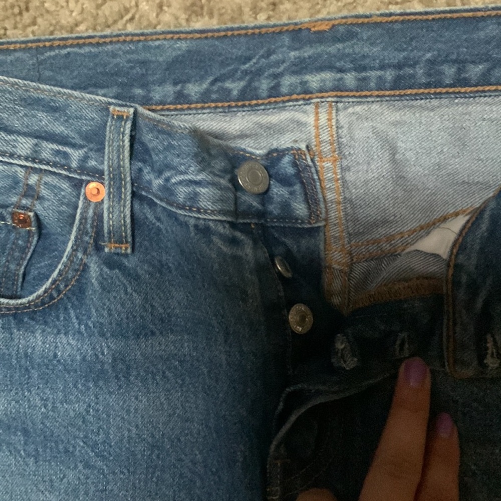 Levi's Blue Cropped Jeans with Red Floral Embroidery - Picture 3 of 4
